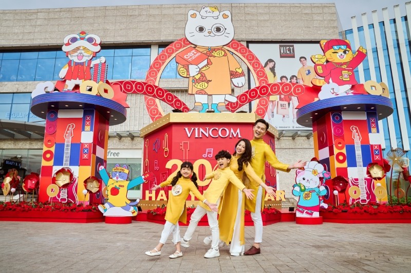 Bộ “Ngũ Cat Lâm Mall” với 5 chú mèo khổng lồ mang ngộ nghĩnh, đáng yêu mang may mắn, tài lộc “đổ bộ” Vincom Mega Mall Smart City
