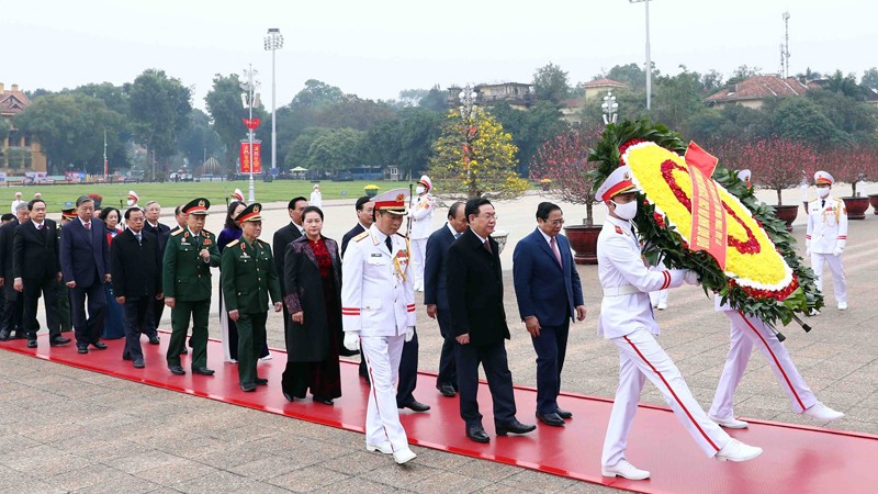 Lãnh đạo Đảng, Nhà nước, TP Hà Nội viếng Chủ tịch Hồ Chí Minh và các Anh hùng liệt sĩ