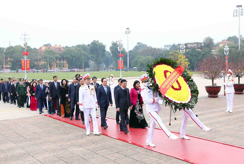 Lãnh đạo Đảng, Nhà nước, TP Hà Nội viếng Chủ tịch Hồ Chí Minh và các Anh hùng liệt sĩ