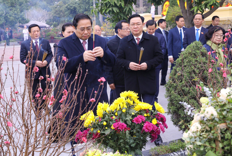 Lãnh đạo Đảng, Nhà nước, TP Hà Nội viếng Chủ tịch Hồ Chí Minh và các Anh hùng liệt sĩ