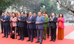 Đoàn đại biểu TP Hà Nội dâng hương tưởng nhớ các vị liệt tổ, liệt tông và Chủ tịch Hồ Chí Minh