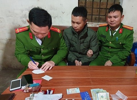 Lạng Sơn: Bắt quả tang đối tượng mua bán, tàng trữ trái phép ma tuý