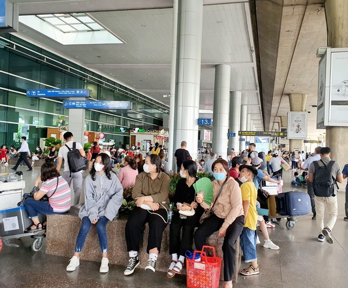 Sân bay Tân Sơn Nhất liên tục lập “đỉnh” trong những ngày Tết