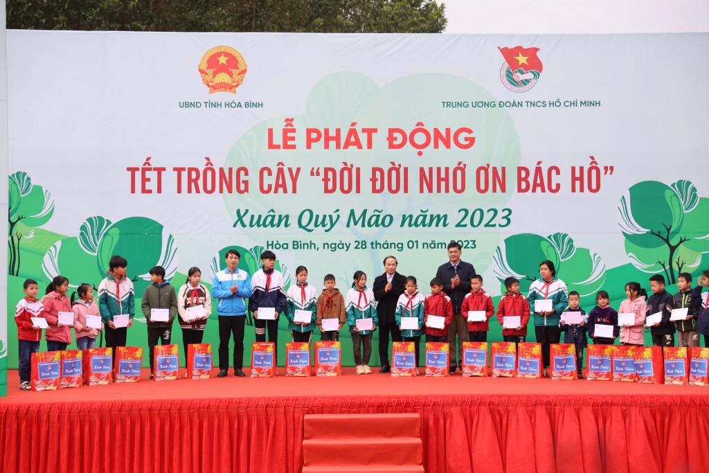 Tuổi trẻ Việt Nam phấn đấu trồng mới 20 triệu cây xanh trong năm 2023