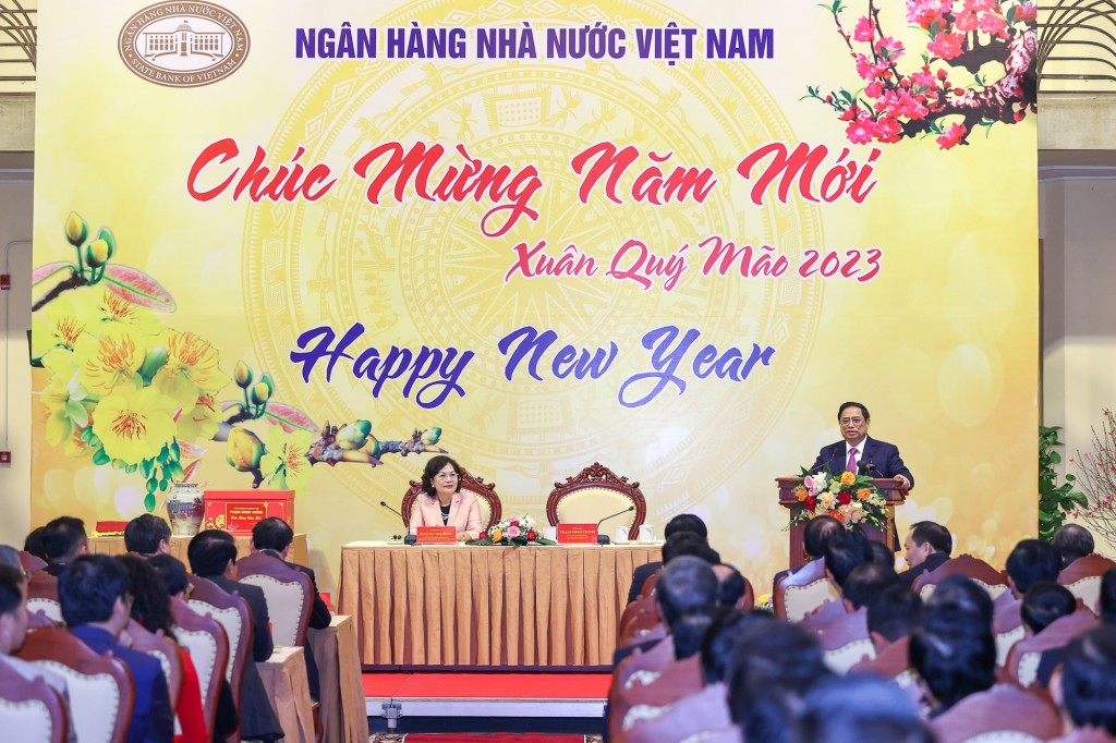 Thủ tướng nêu rõ 3 điểm mà ngành ngân hàng cần cố gắng hơn, nỗ lực khắc phục kịp thời, càng sớm càng tốt trong thời gian tới - Ảnh: VGP/Nhật Bắc