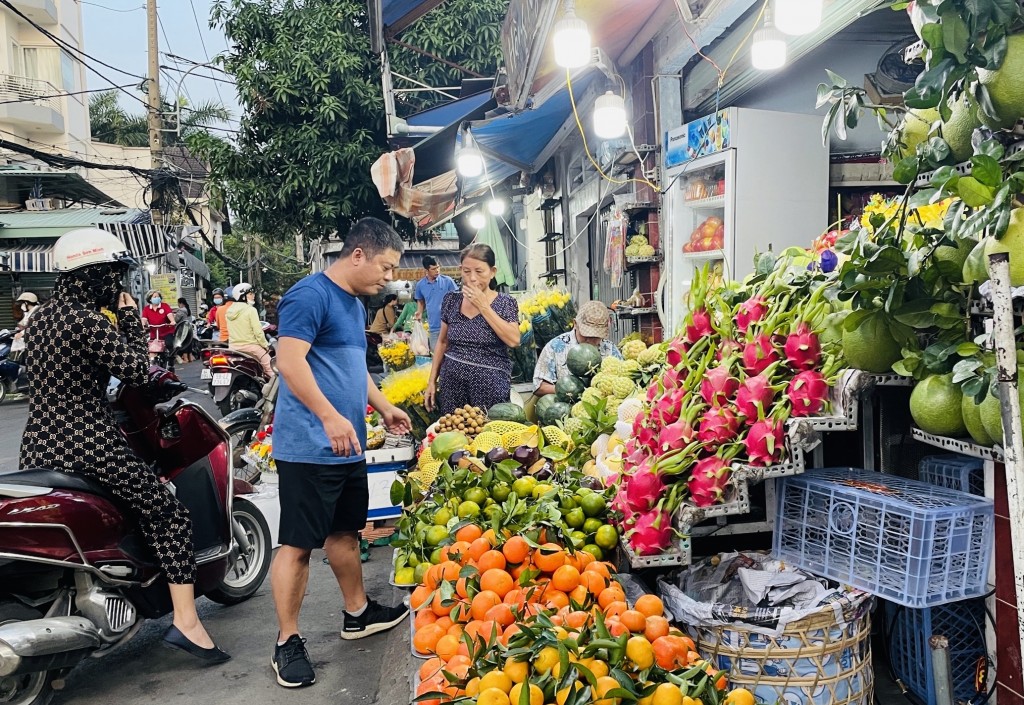 TP Hồ Chí Minh: Tiệm vàng và chợ truyền thống nhộn nhịp ngày vía Thần Tài