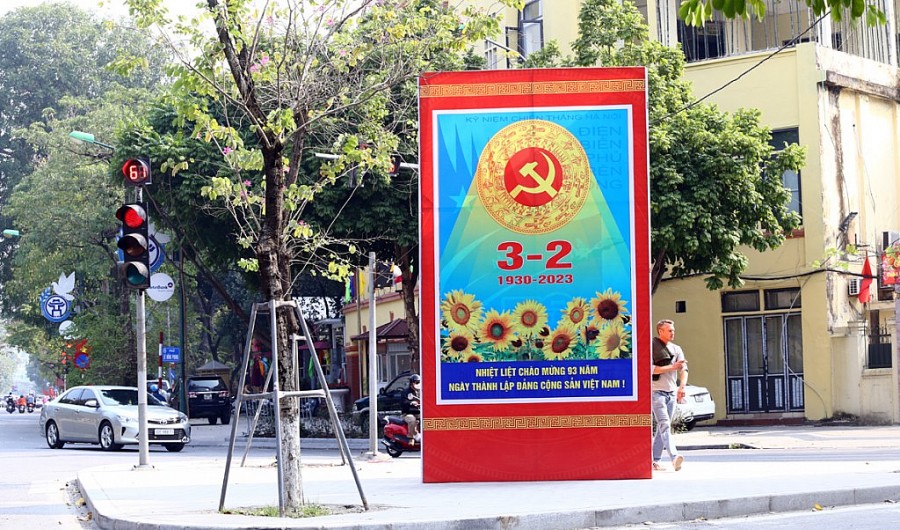 Pano mừng Đảng 93 mùa xuân và chúc mừng năm mới Quý Mão.g chào mừng 93 năm ngày thành lập Đảng trên phố Lê Hồng Phong Pano mừng Đảng 93 mùa xuân và chúc mừng năm mới Quý Mão.g chào mừng 93 năm ngày thành lập Đảng trên phố Lê Hồng Phong