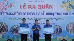 Thành đoàn Đà Nẵng trao tặng cây trồng cho đoàn viên, thanh niên phát triển kinh tế