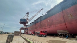 Quảng Ninh: Nổ tàu biển khi đang sửa chữa làm 8 công nhân bị thương