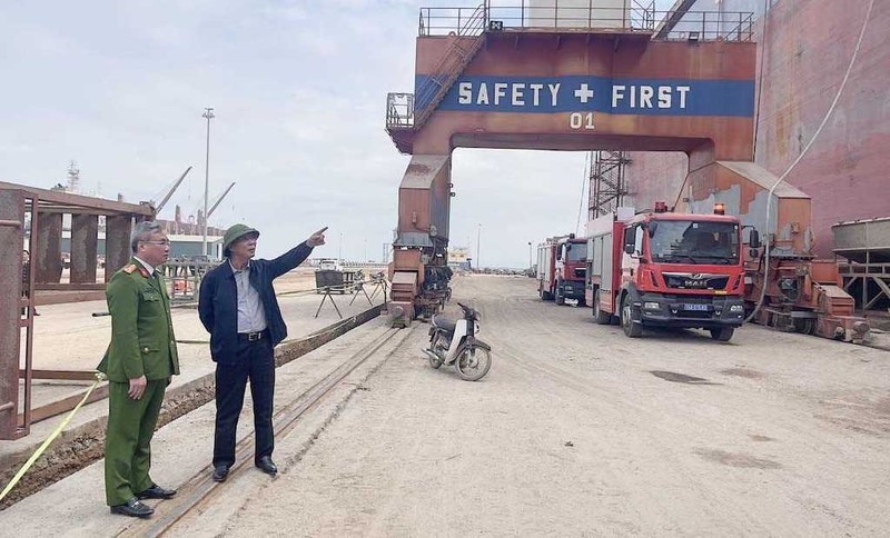 Quảng Ninh: Công nhân sửa chữa bất cẩn khiến tàu hàng phát nổ