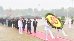 Lãnh đạo Đảng, Nhà nước và TP Hà Nội vào Lăng viếng Chủ tịch Hồ Chí Minh