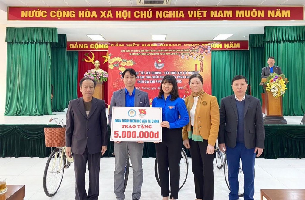 “Mùa Tết” rộn ràng đầy ý nghĩa của tuổi trẻ Học viện Tài chính