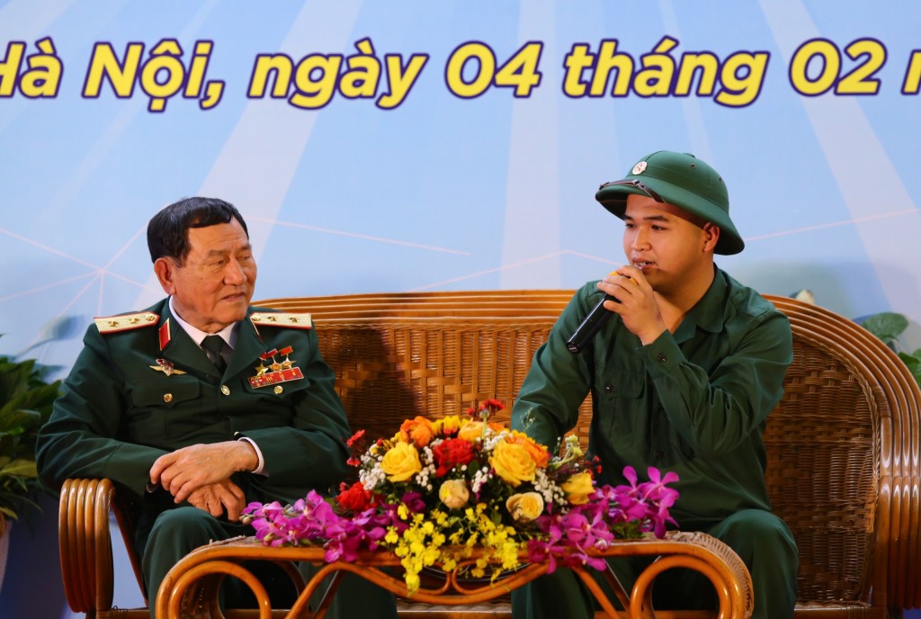 “Tiếp lửa truyền thống - Vinh quang người chiến sĩ”