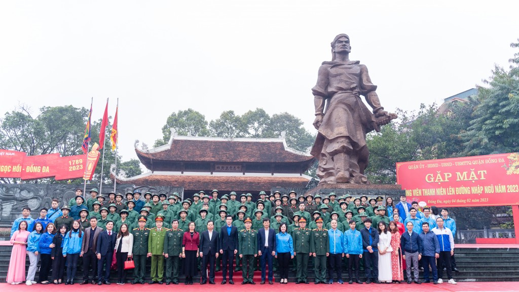 Trong đợt này, quận Đống Đa có 101 thanh niên nhập ngũ, trong đó có 39 thanh niên tự nguyện viết đơn đăng ký nhập ngũ và 47 thanh niên được bồi dưỡng nhận thức về Đảng.