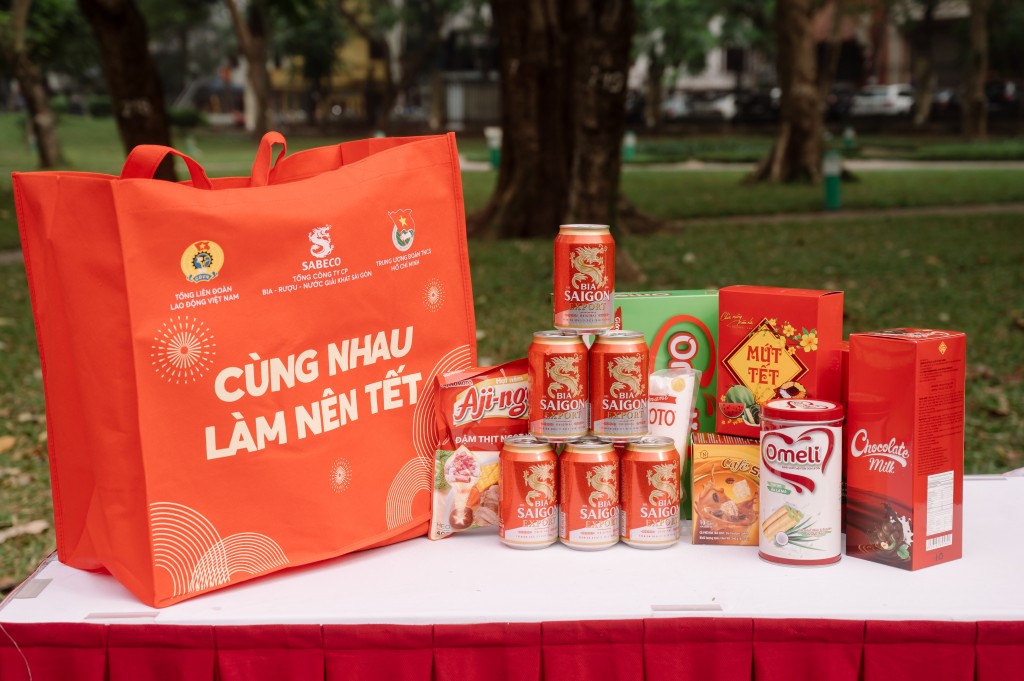 “Cùng nhau làm nên Tết" - Hành trình trao yêu thương, nhận nụ cười để cùng tạo nên mùa xuân