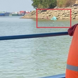 Đồng Nai: Tàu chở khách va chạm với sà lan, 1 người tử vong