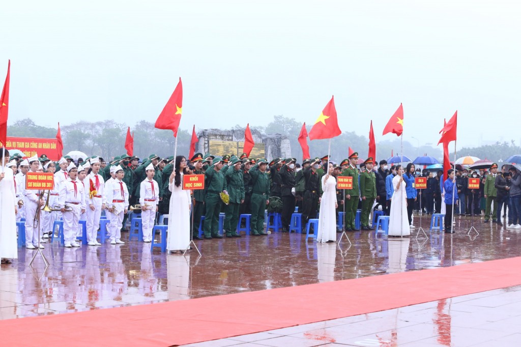 66 thanh niên ưu tú quận Nam Từ Liêm lên đường thực hiện nhiệm vụ thiêng liêng của Tổ quốc