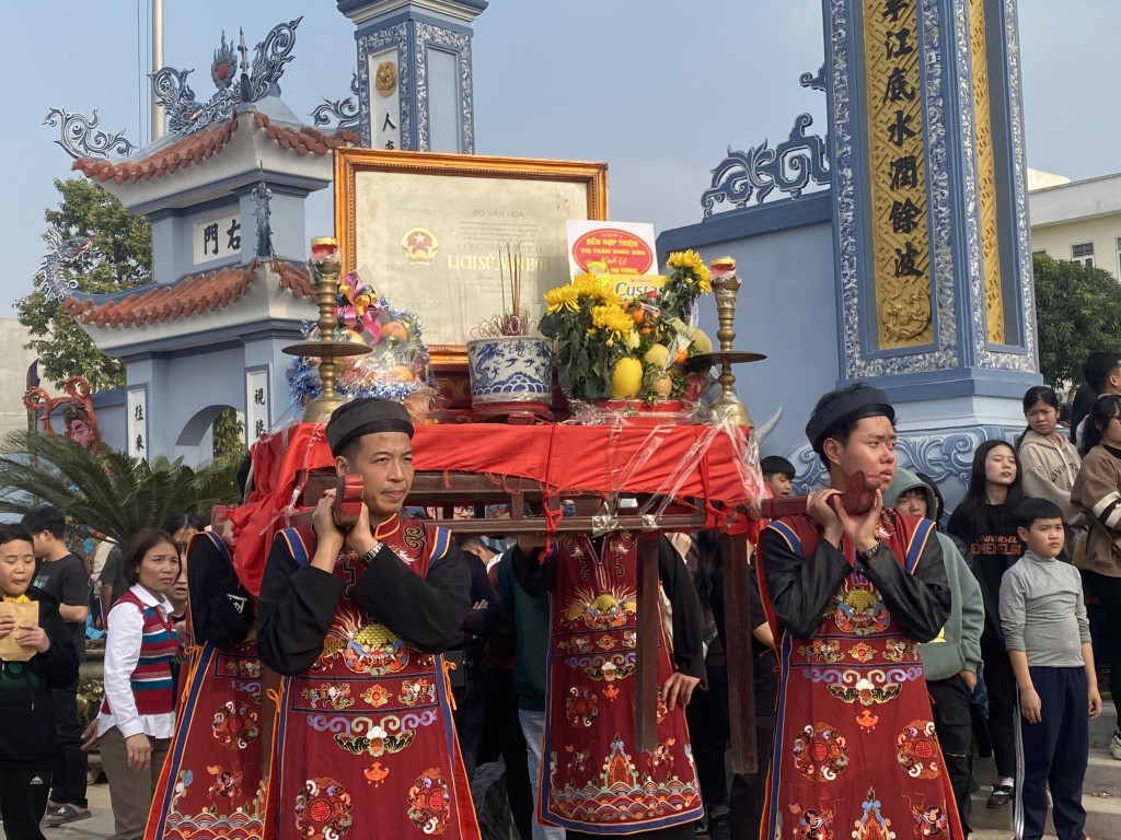 Lễ hội Xuân truyền thống với màn rước kiệu như bay tại Chúc Sơn