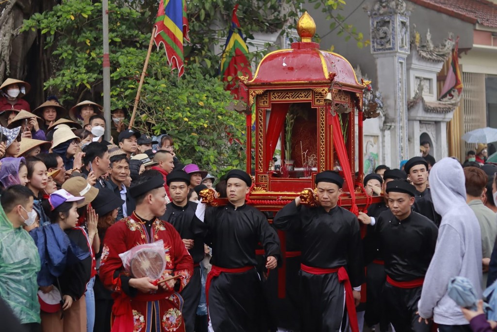 Lễ hội Xuân truyền thống với màn rước kiệu như bay tại Chúc Sơn