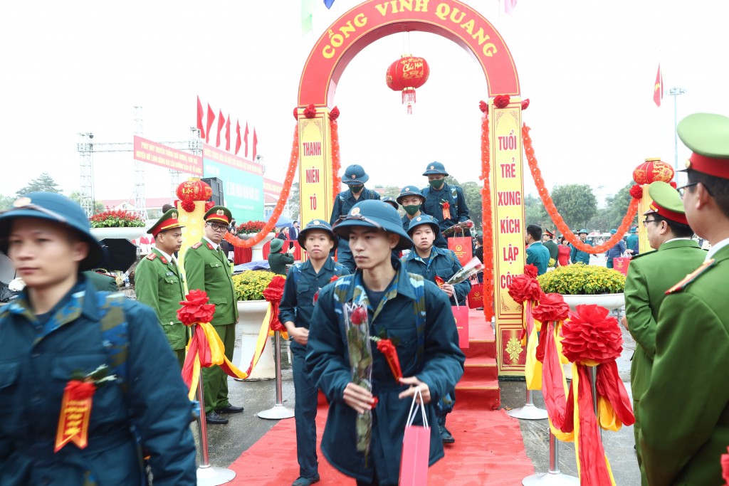 Thanh niên Mê Linh hăng hái nhập ngũ, tiếp nối truyền thống quê hương Hai Bà Trưng anh hùng