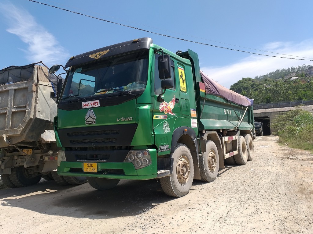 UBND tỉnh Quảng Nam yêu cầu chấp hành nghiêm việc thực hiện đóng cửa mỏ, phục hồi môi trường trong khai thác khoáng sản trên địa bàn tỉnh (Ảnh V.Q)