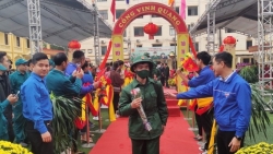 Thanh niên quận Tây Hồ náo nức tham gia ngày hội tòng quân