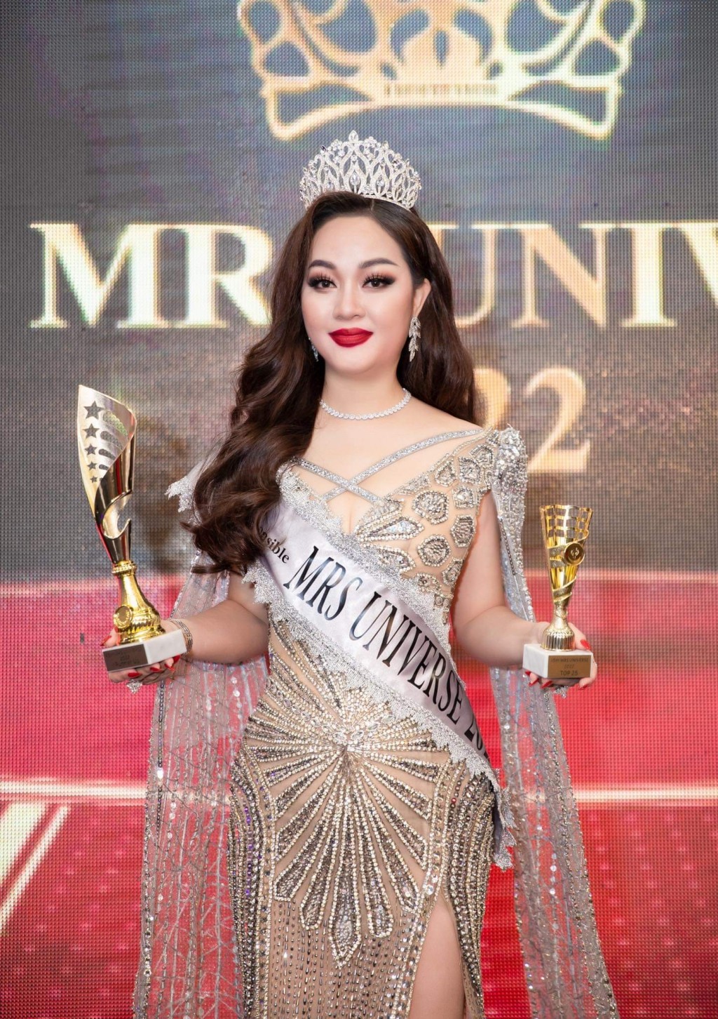 Hoàng Thanh Nga đoạt giải Á hậu 1 Mrs Universe 2022 tại Sofia