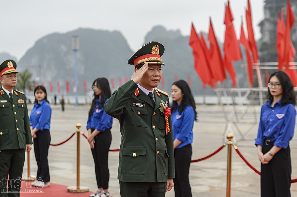 Trong đó, có Thượng tướng Nguyễn Tân Cương, Ủy viên Trung ương Đảng, Ủy viên Thường vụ Quân ủy Trung ương, Tổng Tham mưu trưởng Quân đội Nhân dân Việt Nam, Thứ trưởng Bộ Quốc phòng.
