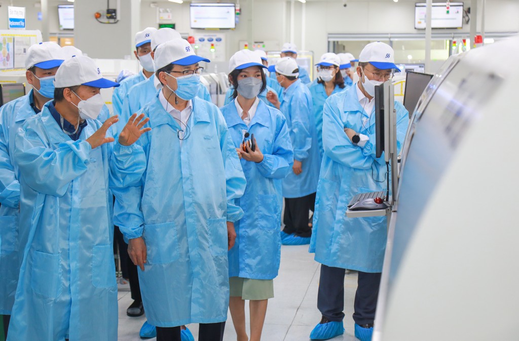 Ảnh 2 - Lãnh đạo Samsung Việt Nam trực tiếp thăm và đánh giá kết quả thực hiện dự án tại các doanh nghiệp tham gia dự án nhà máy thông minh