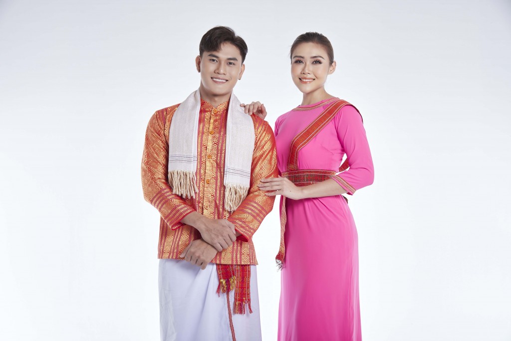 Đạt Kyo, Hữu Anh, Tường Vy, Thanh Nhi biến hóa đa sắc trong trang phục Chăm
