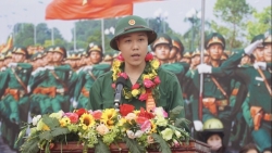 Hàng ngàn thanh niên Đà Nẵng chia tay người thân lên đường nhập ngũ