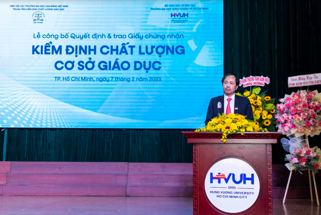 Trần Việt Anh, Phó Hiệu trưởng phụ trách Trường Đại học Hùng Vương phát biểu trong lễ đón nhận giấy chứng nhận kiểm định chất lượng