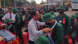 Gần 1.200 tân binh tỉnh Bạc Liêu hăng hái lên đường nhập ngũ