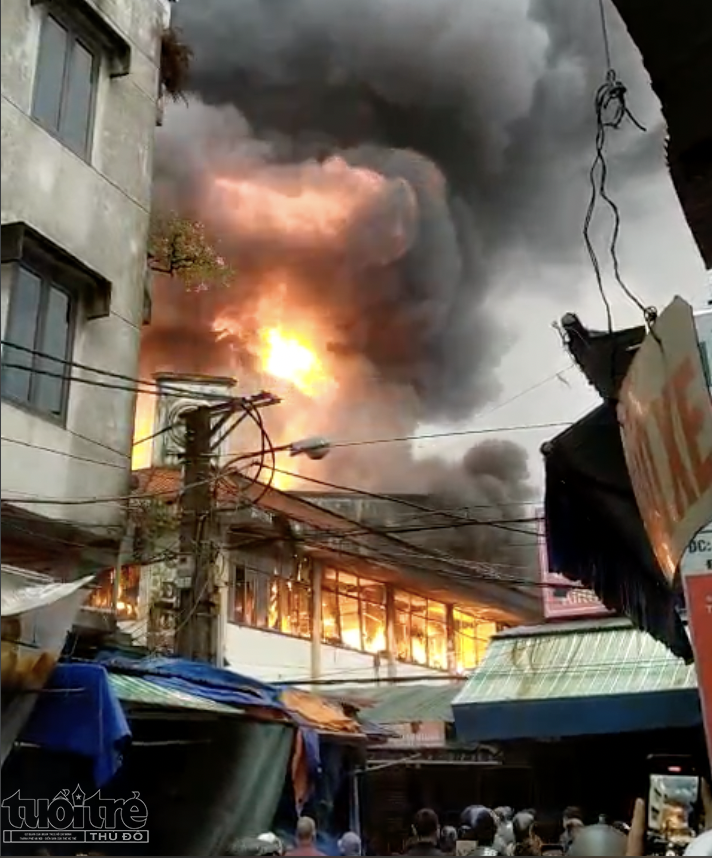 Hải Phòng: Cháy lớn tại chợ Tam Bạc, trên 100 quầy hàng bị thiêu dụi