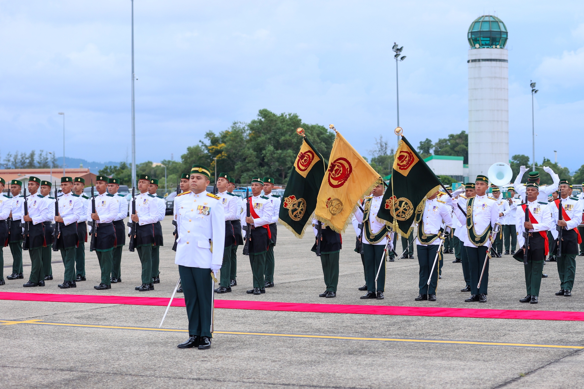 Thủ tướng Phạm Minh Chính bắt đầu chuyến thăm chính thức Brunei Darussalam