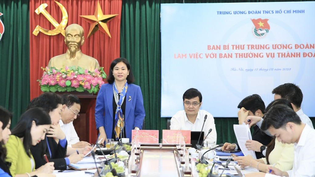 Phó Bí thư Thường trực Thành ủy Hà Nội Nguyễn Thị Tuyến phát biểu tại hội nghị 