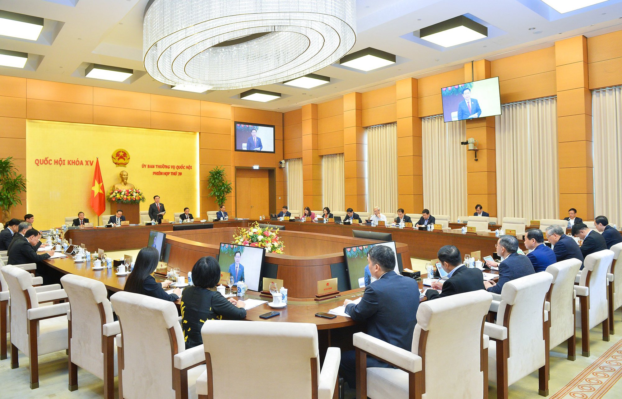 Ủy ban Thường vụ Quốc hội họp phiên thứ 20