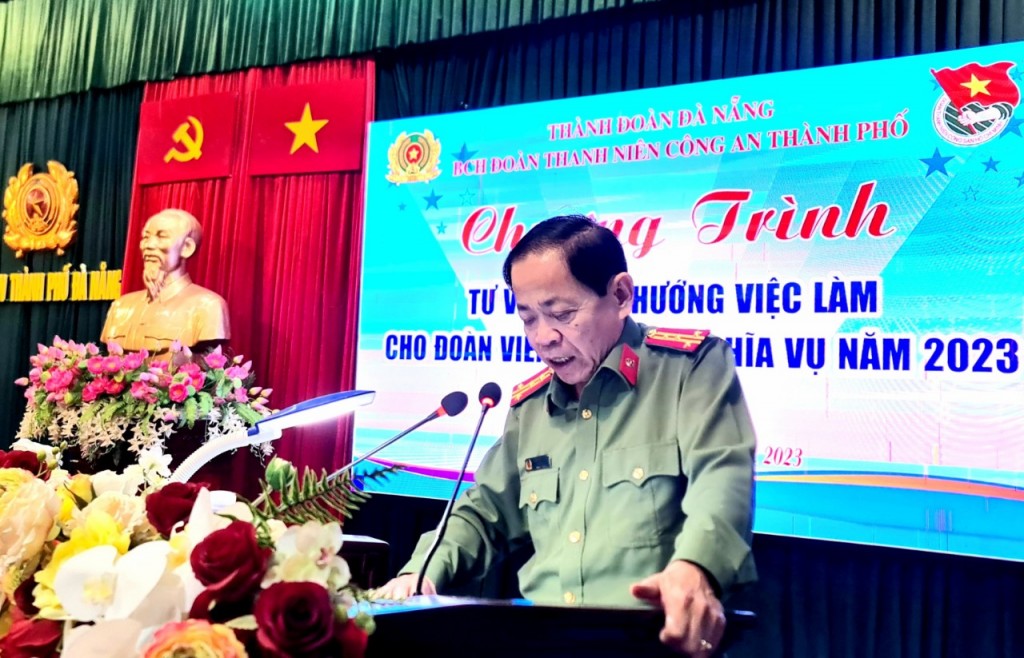 Đai tá Trần Đình Liên - Phó Bí thư Đảng ủy, Giám đốc Công an TP Đà Nẵng chia sẻ về công tác giáo dục chính trị tư tưởng cho các chiến sỹ trẻ