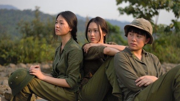 Cảnh trong phim “Bình minh đỏ”