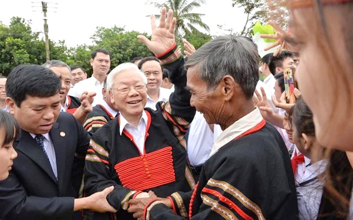 Hình ảnh Tổng Bí thư Nguyễn Phú Trọng thăm đồng bào dân tộc thiểu số sẽ xuất hiện trong phim