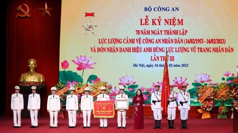 Lực lượng Cảnh vệ CAND đón nhận danh hiệu Anh hùng lực lượng vũ trang