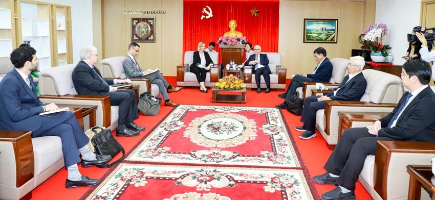 Tổng Lãnh sự Hoa Kỳ tại TP Hồ Chí Minh đánh giá cao định hướng phát triển xanh, thông minh của Bình Dương