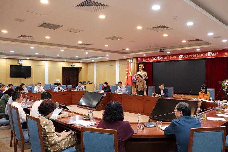 Phó Giám đốc Sở Nội vụ Đinh Mạnh Hùng thông báo kết luận kiểm tra tại UBND quận Đống Đa