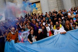 Tây Ban Nha cho phép người từ 16 tuổi tự do chuyển đổi giới tính