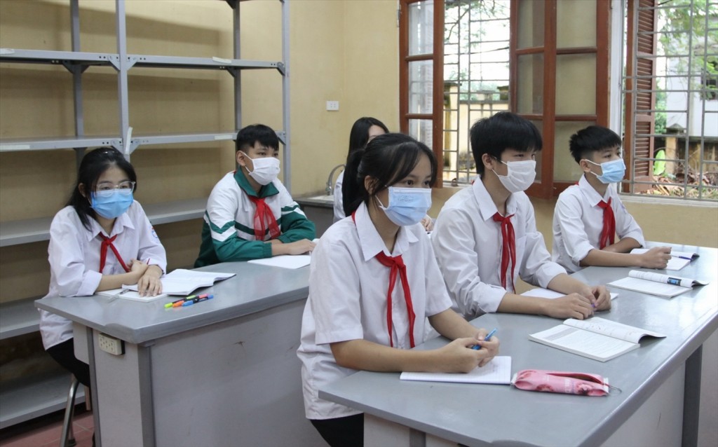 Hà Nội: Phụ huynh, học sinh sốt ruột chờ chốt phương án thi vào lớp 10