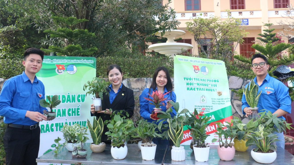 Tuổi trẻ Đại học Quốc gia Hà Nội với hành trình “Vì biển đảo quê hương”