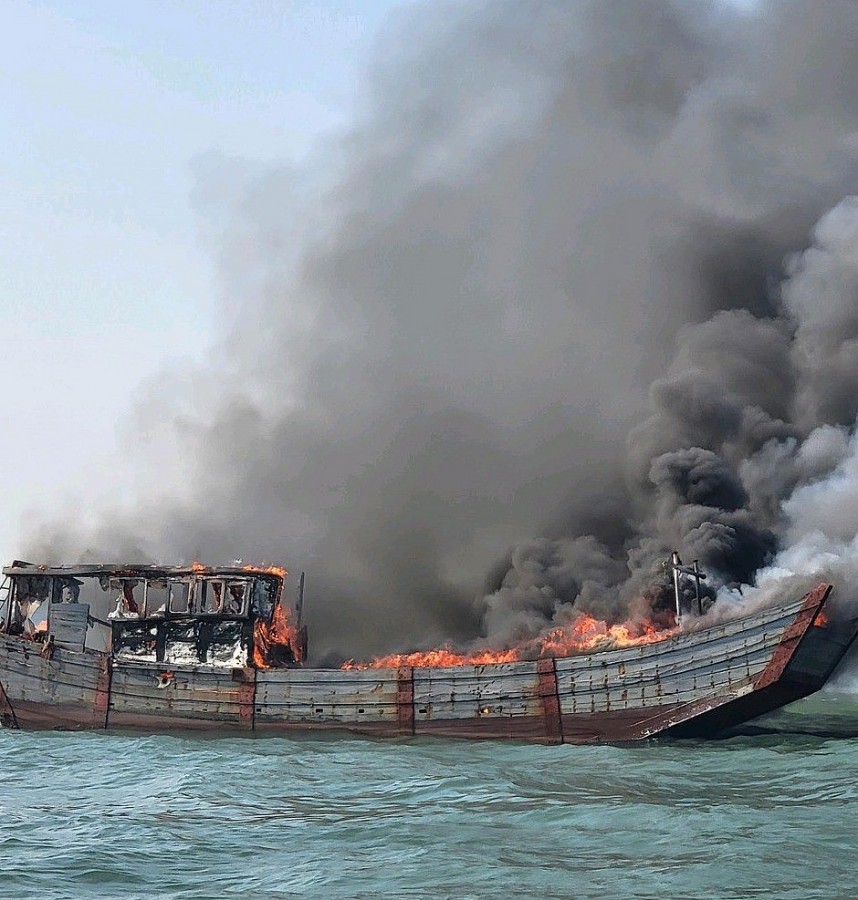 Quảng Ninh: Bè hải sản bất ngờ cháy rụi giữa biển