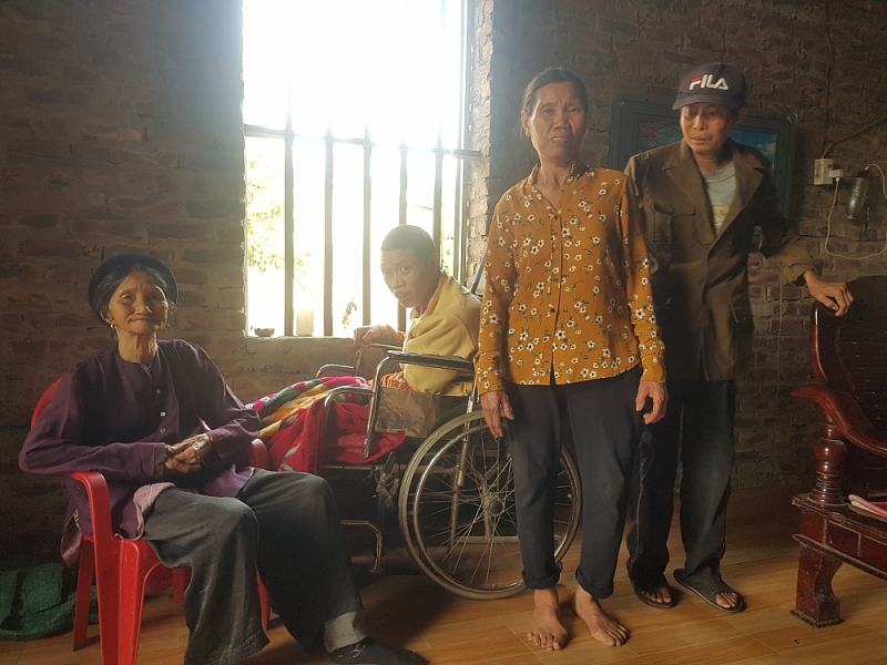Đoàn Thanh niên Báo Tuổi trẻ Thủ đô hỗ trợ gia đình có cháu bé xấu số ở Bắc Giang