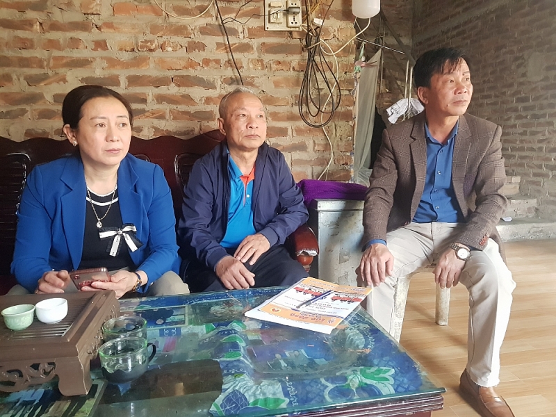 Đoàn Thanh niên Báo Tuổi trẻ Thủ đô hỗ trợ gia đình có cháu bé xấu số ở Bắc Giang
