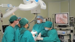Bệnh viện đa khoa Đức Giang lần đầu tiên phẫu thuật cắt phân thùy phổi bằng phương pháp mổ nội soi